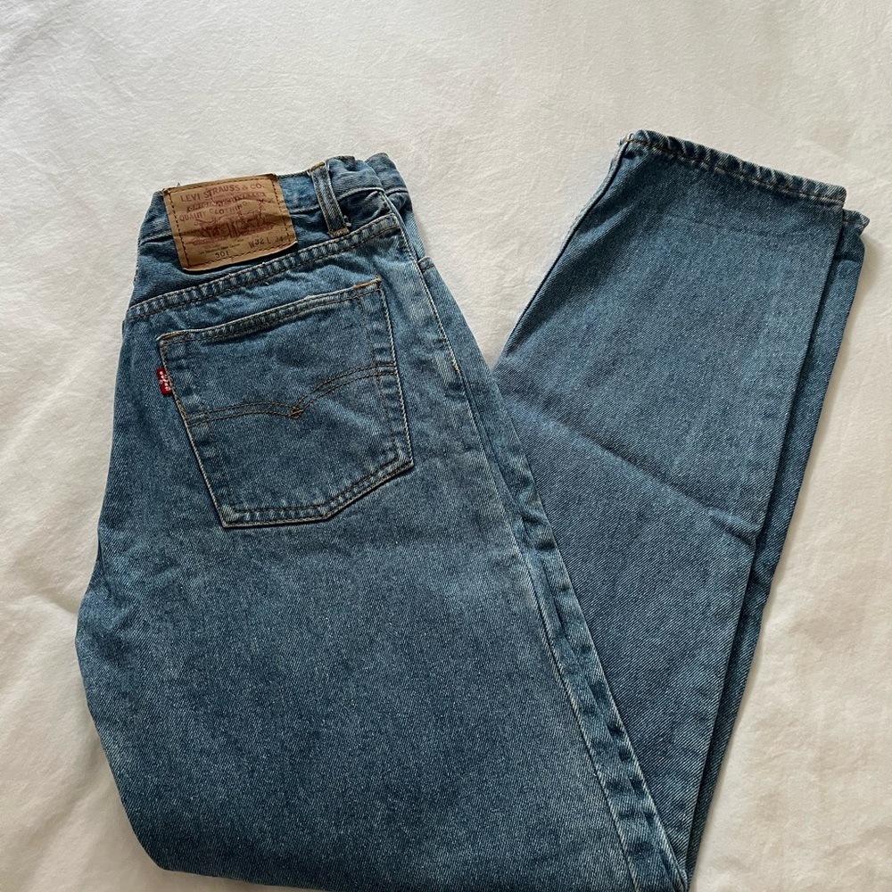 Levi’s 501 Woman’s Classic Straight Jeans-Classic Blue Denim-Timeless